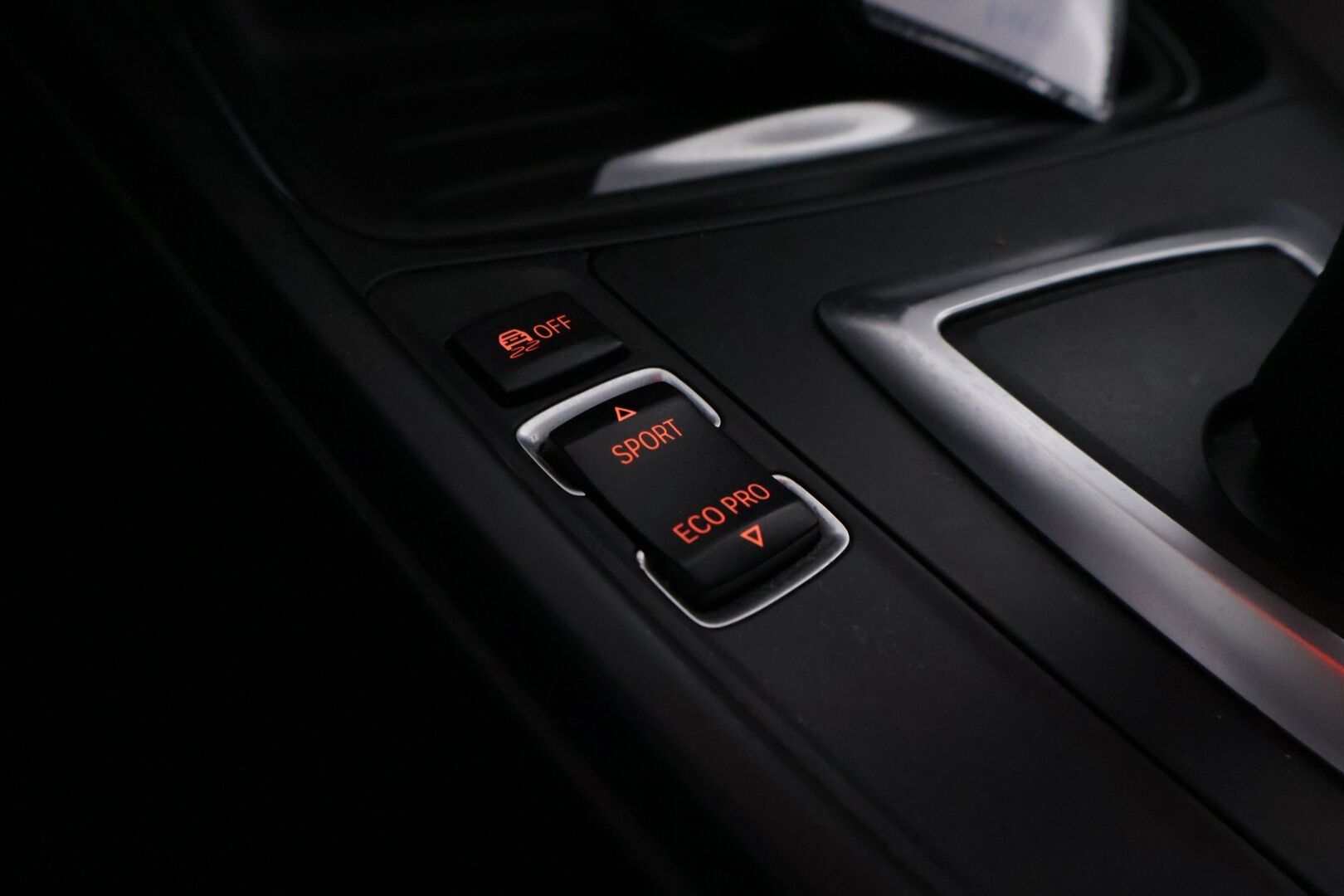 BMW 320 2015 F30 Sedan 320i TwinPower Turbo A Limited xDrive Edition *Lohko / Tutka / Vakkari / Xenon / Suomiauto* - Juuri katsastettu ja huollettu siistikuntoinen neliveto Suomiauto kaksilla renkailla ja vanteilla!