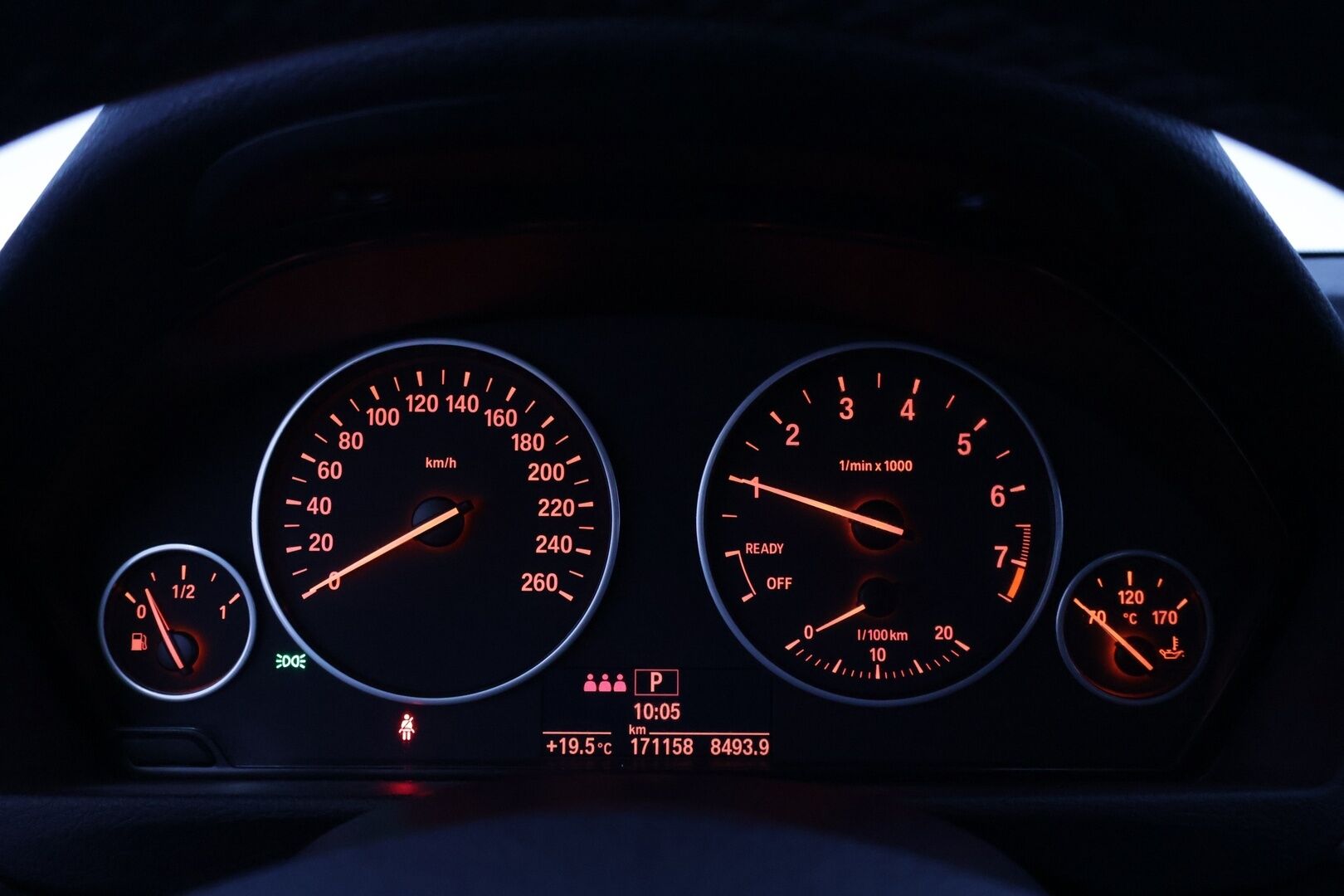 BMW 320 2015 F30 Sedan 320i TwinPower Turbo A Limited xDrive Edition *Lohko / Tutka / Vakkari / Xenon / Suomiauto* - Juuri katsastettu ja huollettu siistikuntoinen neliveto Suomiauto kaksilla renkailla ja vanteilla!