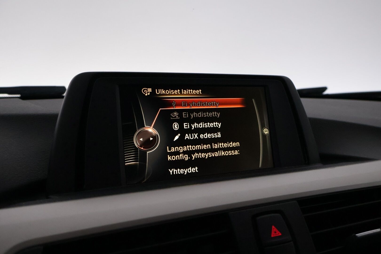 BMW 320 2015 F30 Sedan 320i TwinPower Turbo A Limited xDrive Edition *Lohko / Tutka / Vakkari / Xenon / Suomiauto* - Juuri katsastettu ja huollettu siistikuntoinen neliveto Suomiauto kaksilla renkailla ja vanteilla!