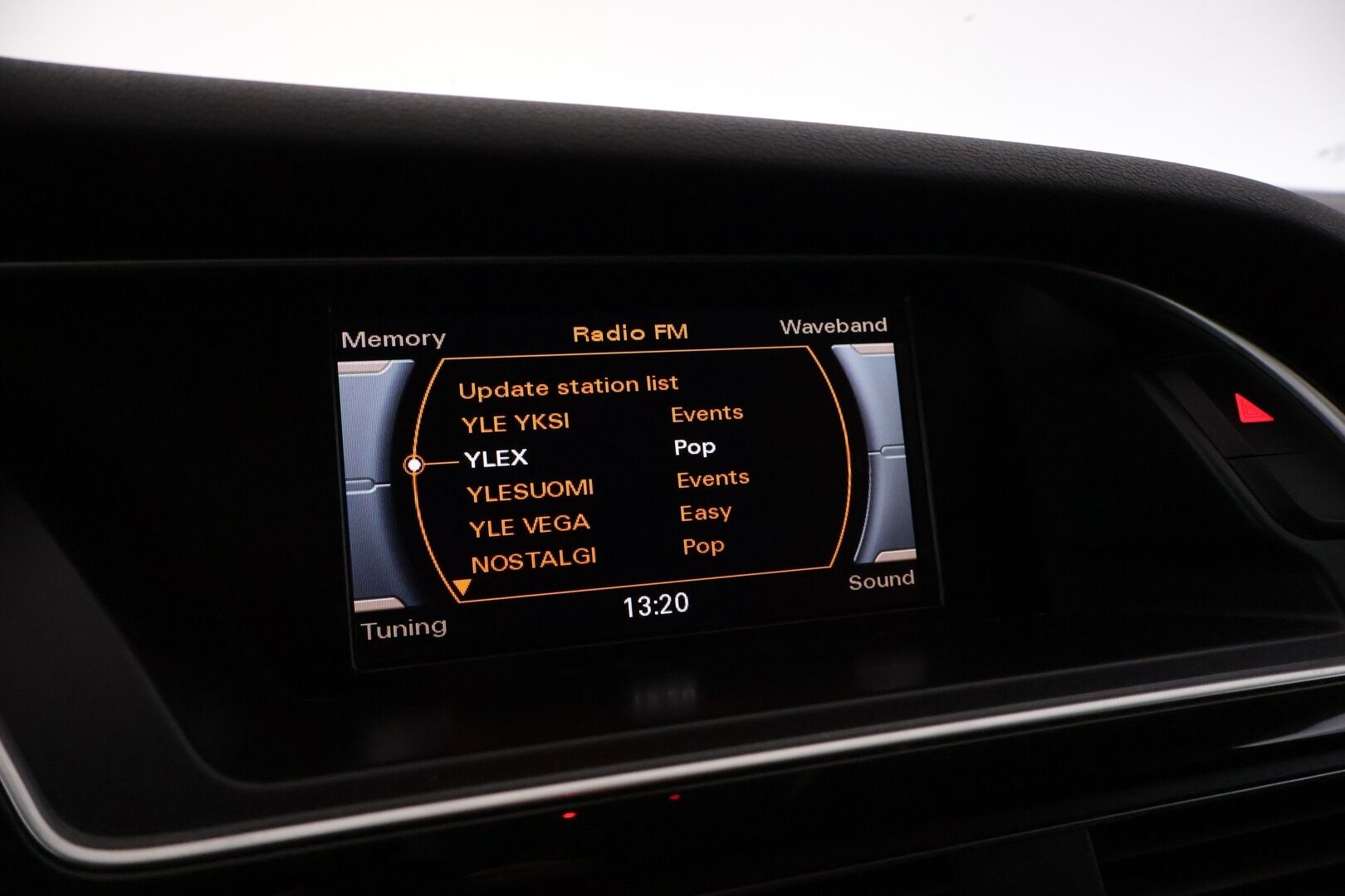 Audi A4 2015 Avant Land of quattro Edition S-line 2,0 TDI clean diesel 140 kW quattro S tronic - YritysOutlet - Myydään vain yrityksille - | Etäohjattava Eber | Nahka-alcantara | Xenon | P-tutka | Vakkari |