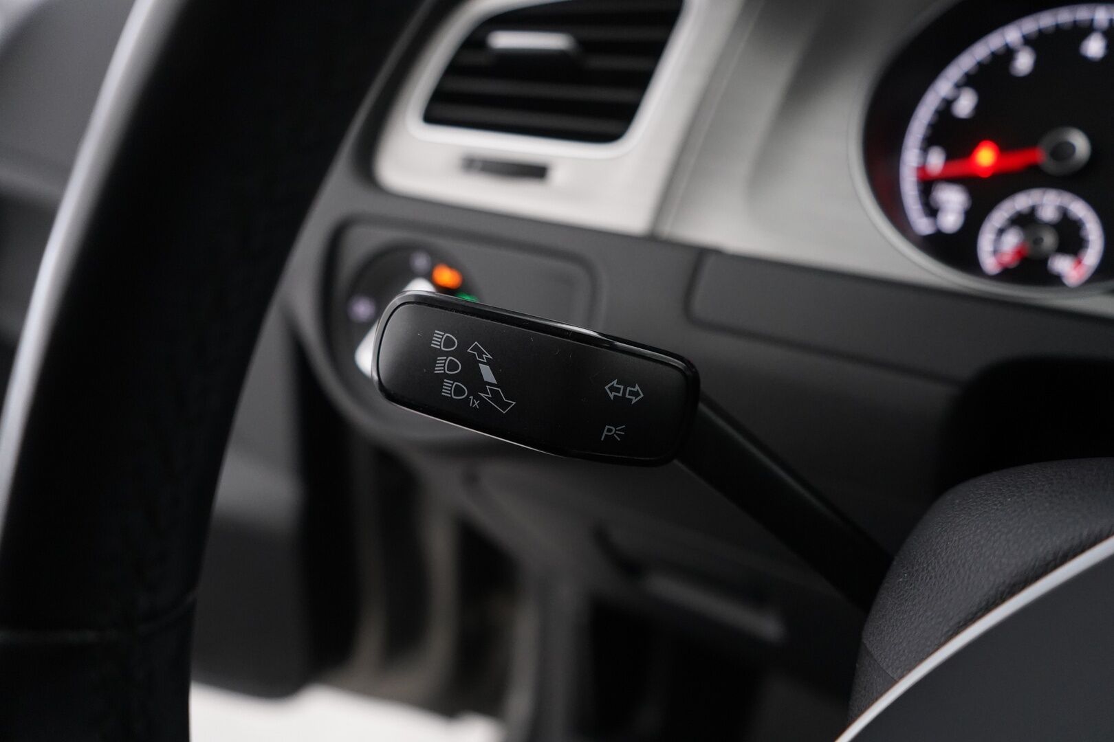 Volkswagen Golf 2015 1.2 TSI Comfortline Edition 40 77 kW (105 hv) BMT DSG-aut *Koukku / Lohkolämmitin / Vakkari / Keyless / Tutkat* - Suomi-Auto / Jakopää 2025 / Kahdet vanteet / Hyvät huollot