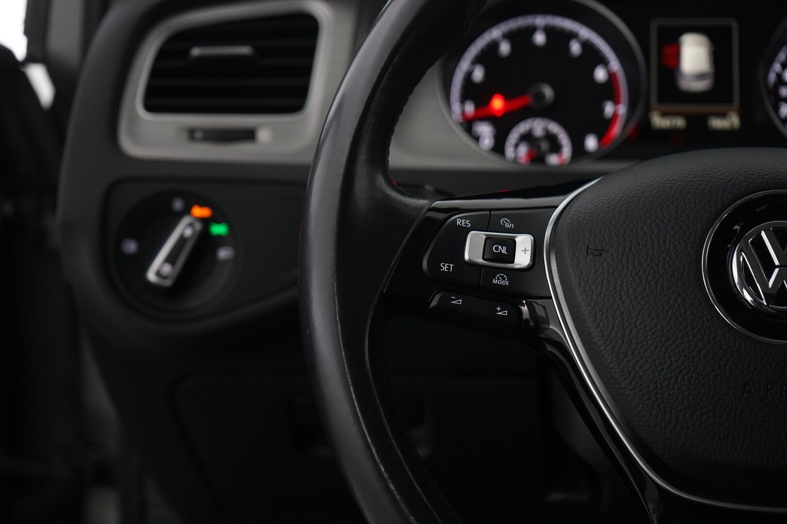 Volkswagen Golf 2015 1.2 TSI Comfortline Edition 40 77 kW (105 hv) BMT DSG-aut *Koukku / Lohkolämmitin / Vakkari / Keyless / Tutkat* - Suomi-Auto / Jakopää 2025 / Kahdet vanteet / Hyvät huollot