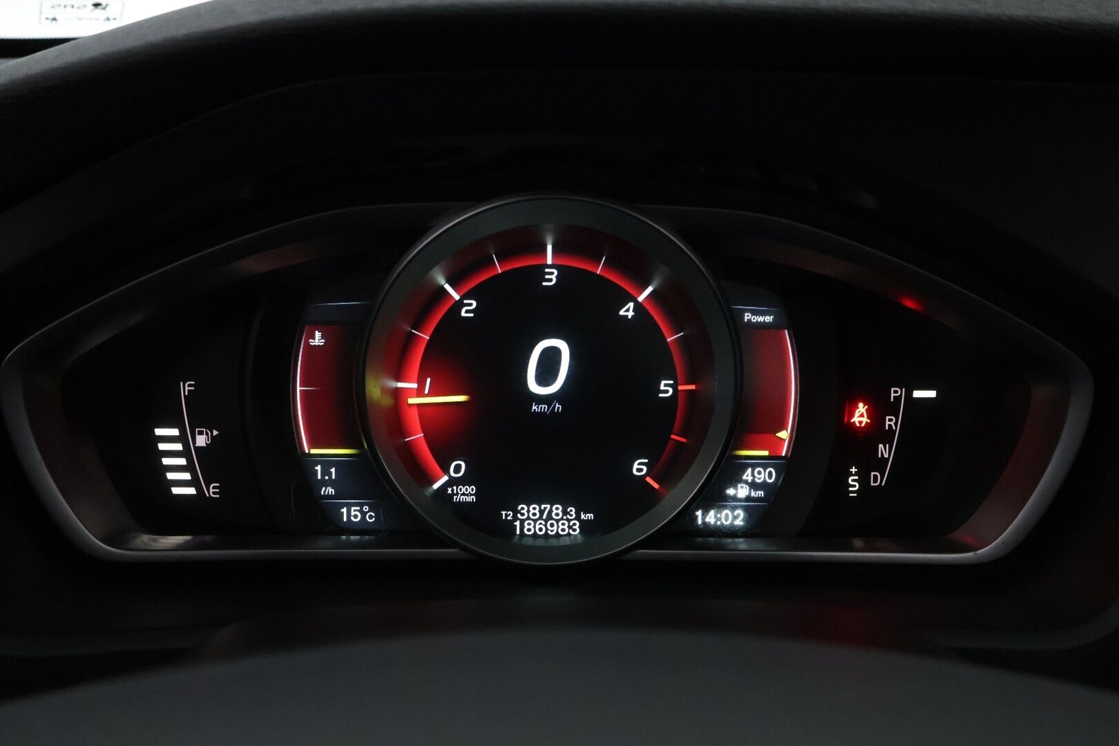 Volvo V40 2015 D2 Business aut * Webasto / High Perf Audio / Digimittari / Xenon / Peruutustutka / Vakkari - Suomiauto / Ei Adblue järjestelmää / Juuri saapunut Tampereelle! - HULLUT AVAJAISHULINAT KORKOTARJOUS 3,29 %