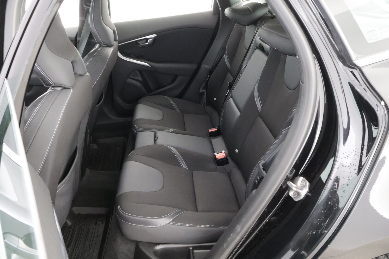 Volvo V40 2015 D2 Business aut * Webasto / High Perf Audio / Digimittari / Xenon / Peruutustutka / Vakkari - Suomiauto / Ei Adblue järjestelmää / Juuri saapunut Tampereelle! - HULLUT AVAJAISHULINAT KORKOTARJOUS 3,29 %