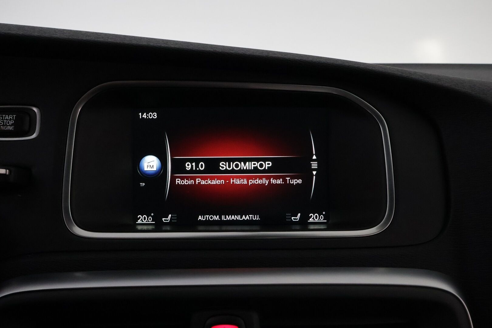 Volvo V40 2015 D2 Business aut * Webasto / High Perf Audio / Digimittari / Xenon / Peruutustutka / Vakkari - Suomiauto / Ei Adblue järjestelmää / Juuri saapunut Tampereelle! - HULLUT AVAJAISHULINAT KORKOTARJOUS 3,29 %