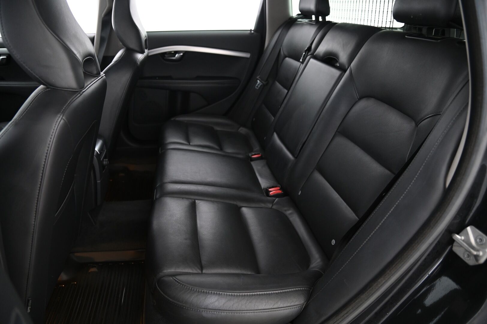 Volvo V70 2015 D4 Classic Business aut * Webasto / Koukku / Suomi-auto / Muistipenkki / Nahkasisusta / Vakkari * - S-luukku / Bluetooth / Digimittaristo / P.tutka - HULLU BLACKWEEK KORKOTARJOUS 2,49%