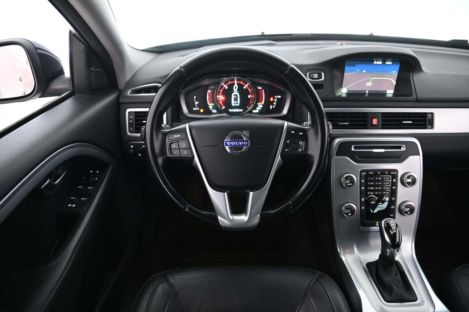 Volvo V70 2015 D4 Classic Business aut * Webasto / Koukku / Suomi-auto / Muistipenkki / Nahkasisusta / Vakkari * - S-luukku / Bluetooth / Digimittaristo / P.tutka - HULLU BLACKWEEK KORKOTARJOUS 2,49%