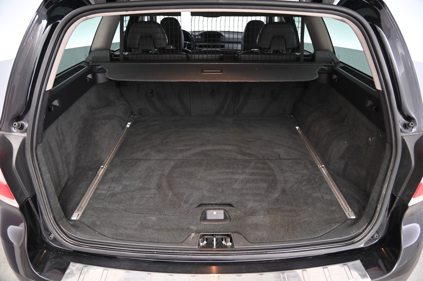 Volvo V70 2015 D4 Classic Business aut * Webasto / Koukku / Suomi-auto / Muistipenkki / Nahkasisusta / Vakkari * - S-luukku / Bluetooth / Digimittaristo / P.tutka - HULLU BLACKWEEK KORKOTARJOUS 2,49%