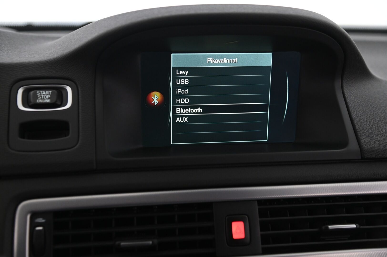 Volvo V70 2015 D4 Classic Business aut * Webasto / Koukku / Suomi-auto / Muistipenkki / Nahkasisusta / Vakkari * - S-luukku / Bluetooth / Digimittaristo / P.tutka - HULLU BLACKWEEK KORKOTARJOUS 2,49%