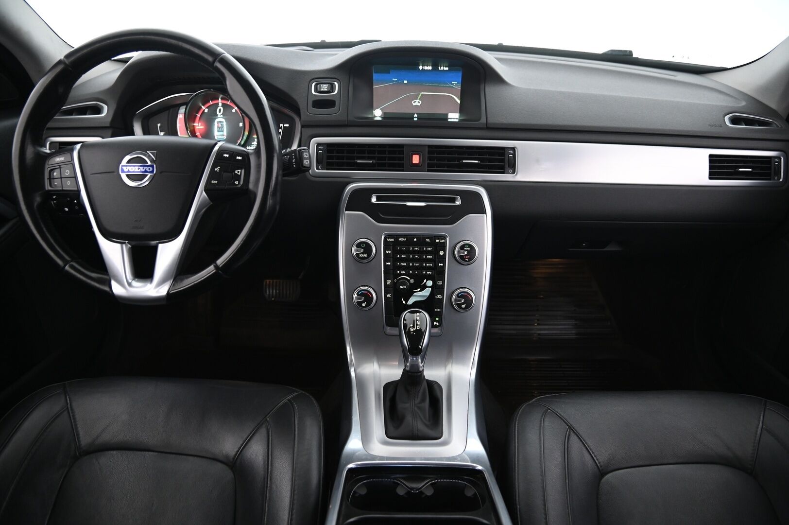 Volvo V70 2015 D4 Classic Business aut * Webasto / Koukku / Suomi-auto / Muistipenkki / Nahkasisusta / Vakkari * - S-luukku / Bluetooth / Digimittaristo / P.tutka - HULLU BLACKWEEK KORKOTARJOUS 2,49%