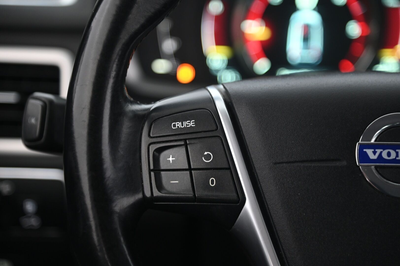 Volvo V70 2015 D4 Classic Business aut * Webasto / Koukku / Suomi-auto / Muistipenkki / Nahkasisusta / Vakkari * - S-luukku / Bluetooth / Digimittaristo / P.tutka - HULLU BLACKWEEK KORKOTARJOUS 2,49%