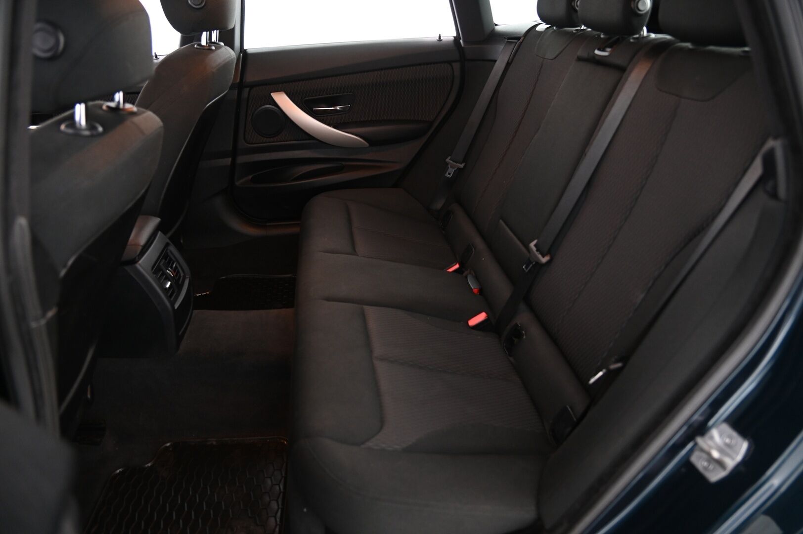 BMW 318 Gran Turismo 2016 F34 Gran Turismo 318d A Business *Lohko / Sportti-penkit / Vakkari / Tutkat* - *Suomi-auto / Vasta saapunut / Juuri huollettu*