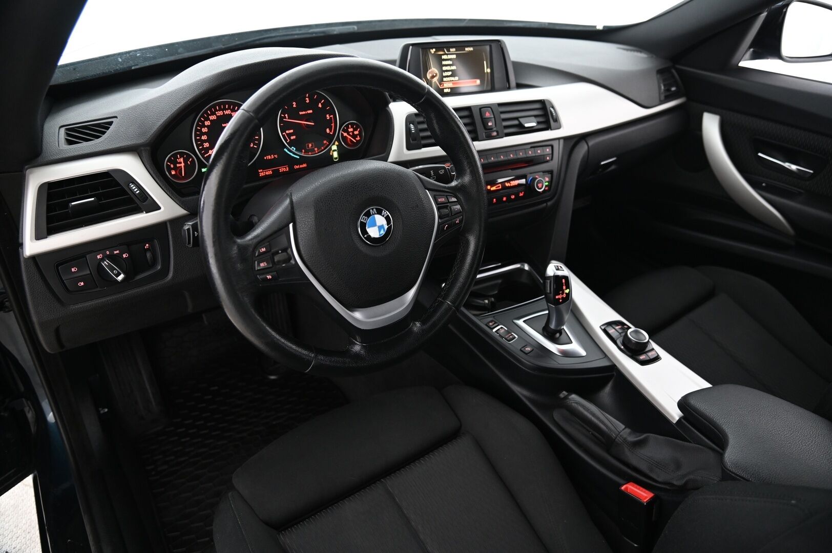 BMW 318 Gran Turismo 2016 F34 Gran Turismo 318d A Business *Lohko / Sportti-penkit / Vakkari / Tutkat* - *Suomi-auto / Vasta saapunut / Juuri huollettu*