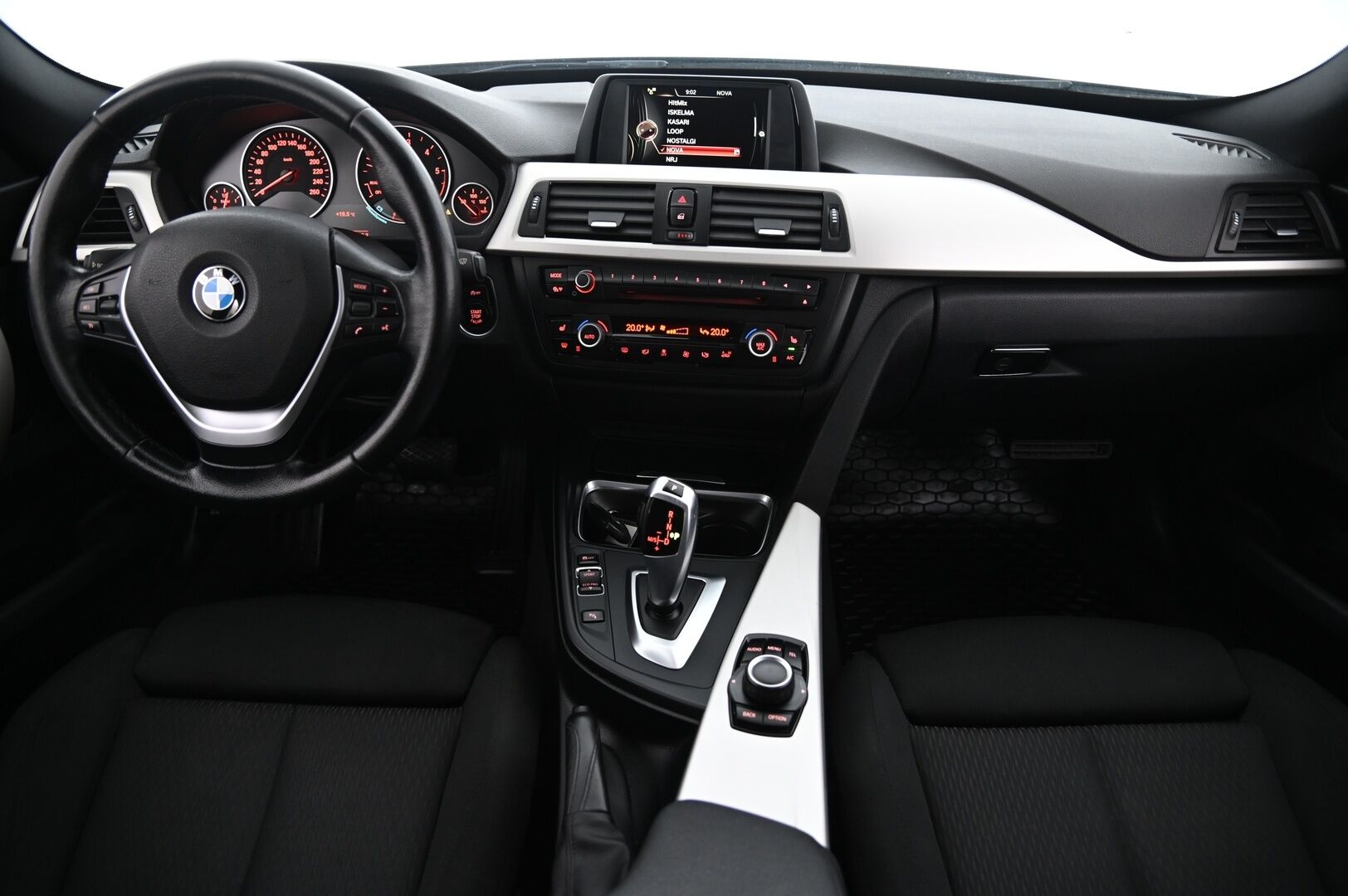 BMW 318 Gran Turismo 2016 F34 Gran Turismo 318d A Business *Lohko / Sportti-penkit / Vakkari / Tutkat* - *Suomi-auto / Vasta saapunut / Juuri huollettu*