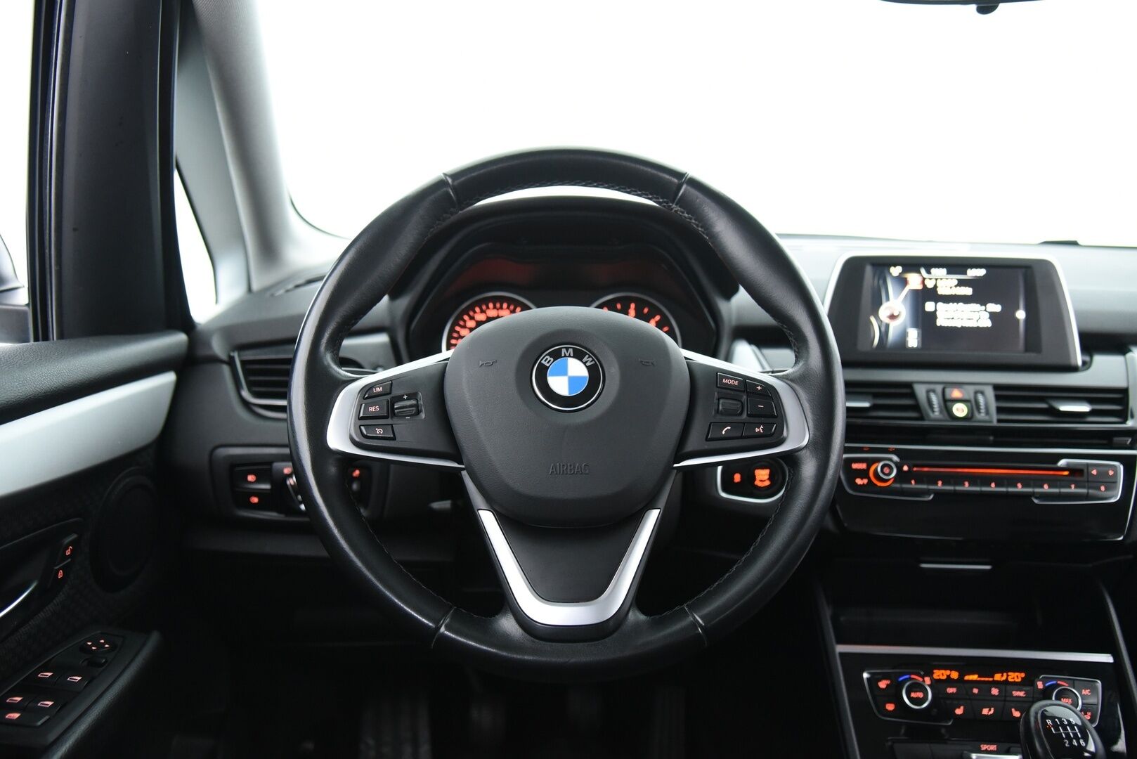 BMW 216 2015 F45 Active Tourer 216d Business / Suomi-auto / Vakkari / P. Tutka / LED / KeylessGo / Bluetooth /