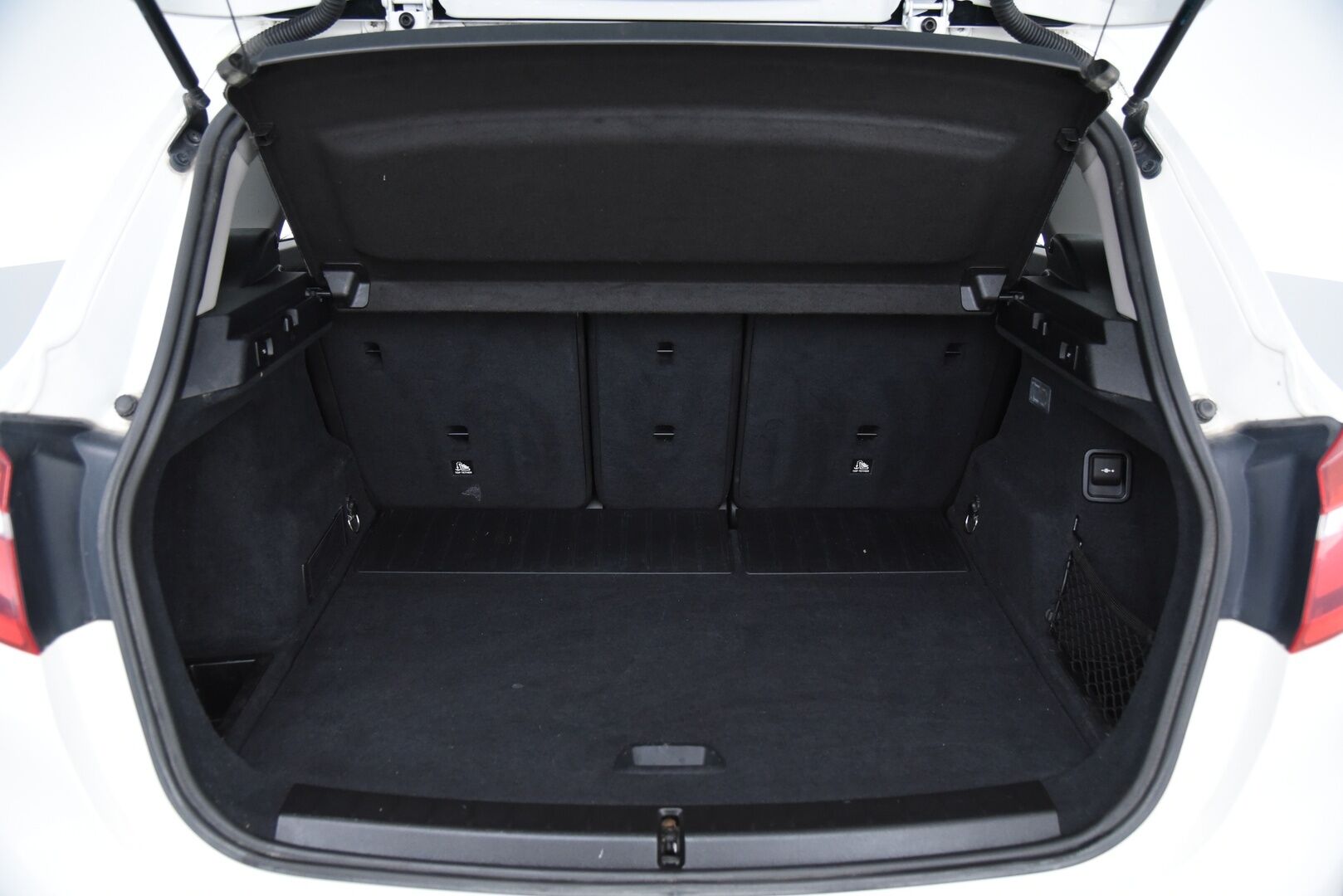 BMW 216 2015 F45 Active Tourer 216d Business / Suomi-auto / Vakkari / P. Tutka / LED / KeylessGo / Bluetooth /