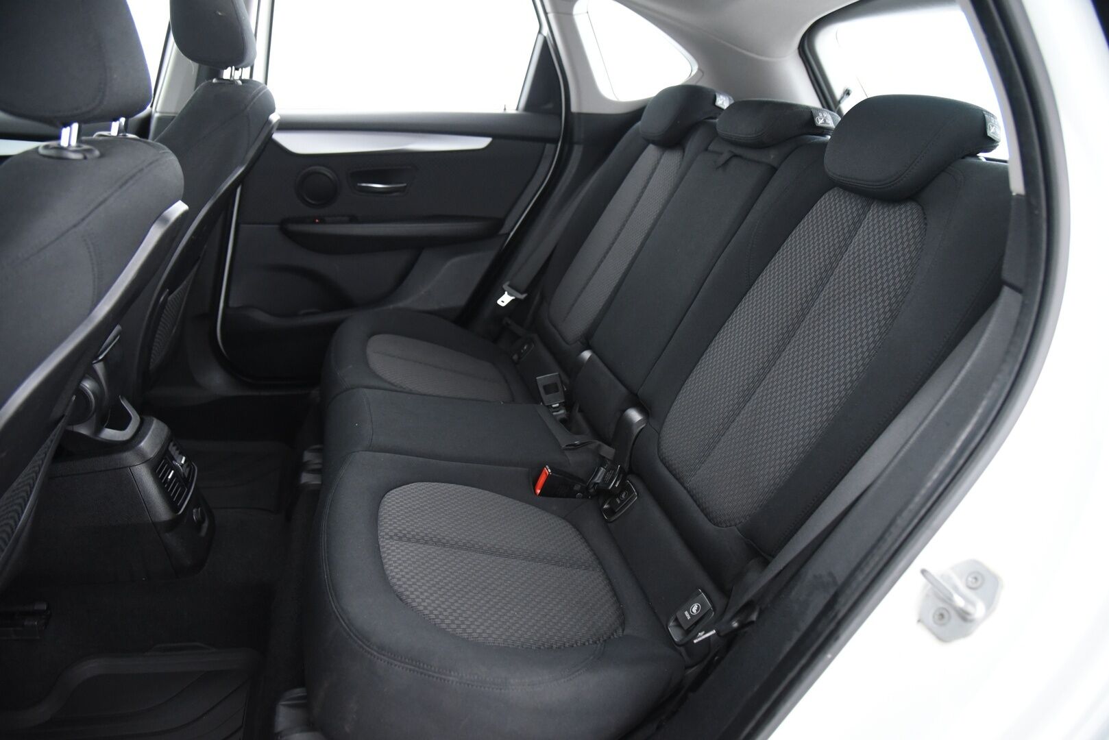 BMW 216 2015 F45 Active Tourer 216d Business / Suomi-auto / Vakkari / P. Tutka / LED / KeylessGo / Bluetooth /