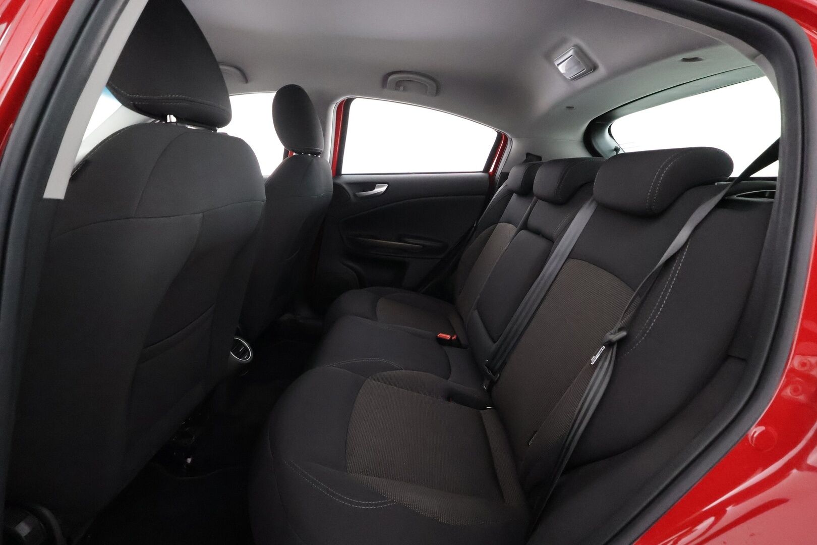 Alfa Romeo Giulietta 2016 1,4 MultiAir 170hv TCT Distinctive - | Vakkari | Bluetooth audio & Handsfree | Aut. ilmastointi | DNA ajotapavalitsin | Lohkolämmitin | 2x renkaat aluin | Suomiauto | 
