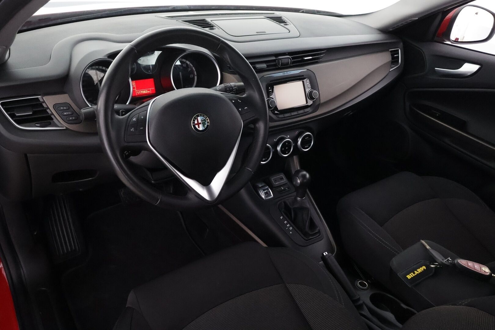 Alfa Romeo Giulietta 2016 1,4 MultiAir 170hv TCT Distinctive - | Vakkari | Bluetooth audio & Handsfree | Aut. ilmastointi | DNA ajotapavalitsin | Lohkolämmitin | 2x renkaat aluin | Suomiauto | 