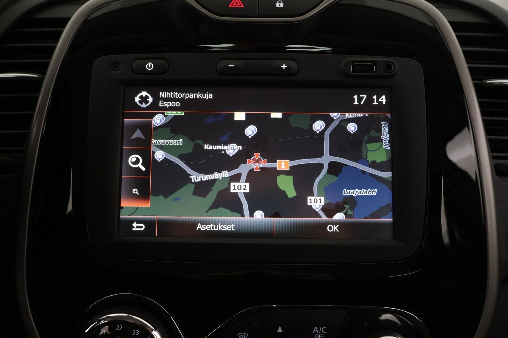 Renault Captur 2016 TCe 120 S&S EDC-aut Navi Style - Kahdet hyvät renkaat / vakkari / navi / kessy