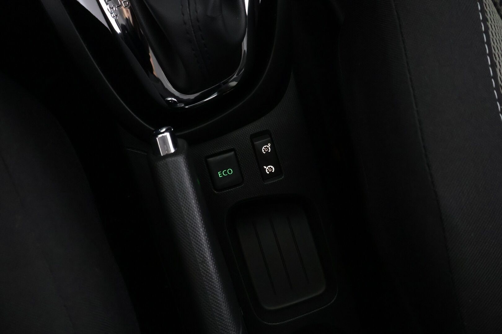 Renault Captur 2016 TCe 120 S&S EDC-aut Navi Style - Kahdet hyvät renkaat / vakkari / navi / kessy