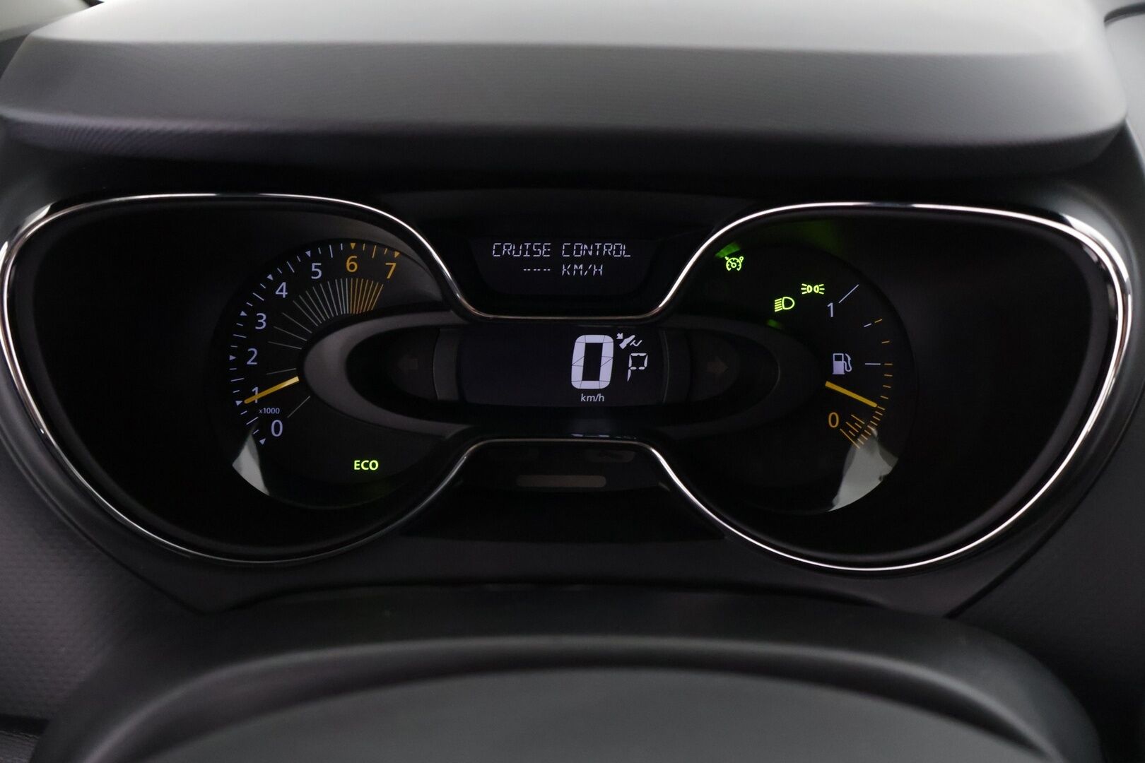 Renault Captur 2016 TCe 120 S&S EDC-aut Navi Style - Kahdet hyvät renkaat / vakkari / navi / kessy