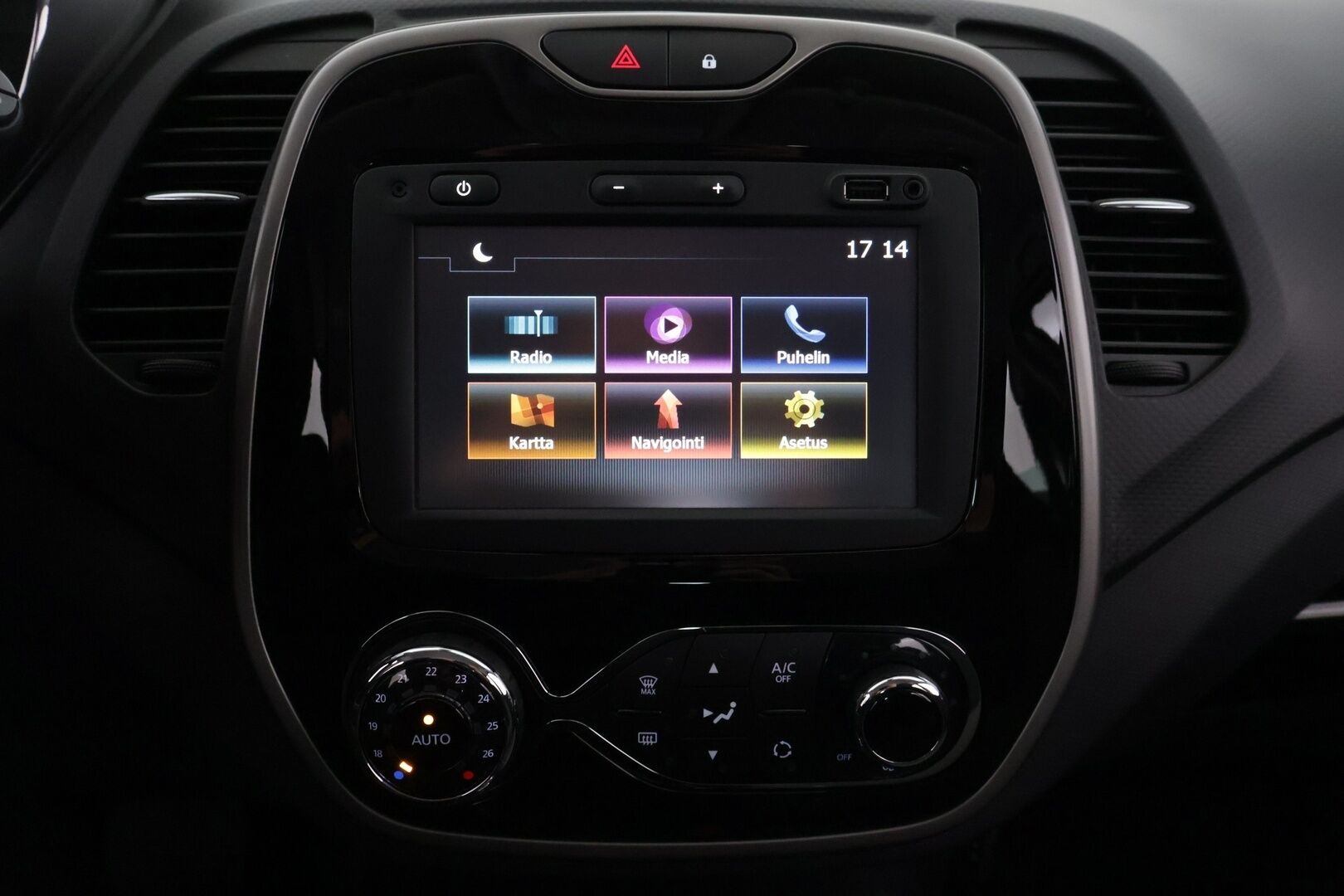 Renault Captur 2016 TCe 120 S&S EDC-aut Navi Style - Kahdet hyvät renkaat / vakkari / navi / kessy