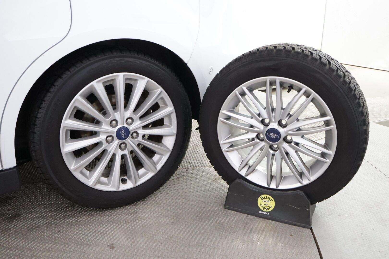 Ford C-Max 2016 Compact 1,5 EcoBoost 150 hv start/stop M6 Titanium / Vakkari / P-kamera / Koukku / Lohkolämmitin / Ratinlämmitin - *JAKOHIHNA VAIHDETTU 08/25* / Huoltokirja / Sähköluukku / Särmä Suomi-auto / Pienet kulut