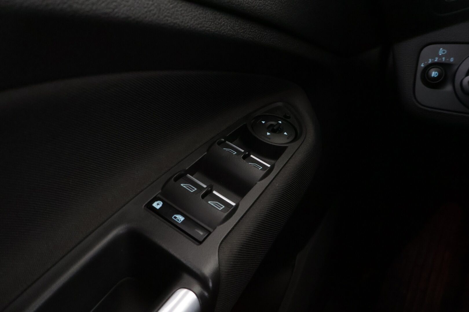 Ford C-Max 2016 Compact 1,5 EcoBoost 150 hv start/stop M6 Titanium / Vakkari / P-kamera / Koukku / Lohkolämmitin / Ratinlämmitin - *JAKOHIHNA VAIHDETTU 08/25* / Huoltokirja / Sähköluukku / Särmä Suomi-auto / Pienet kulut