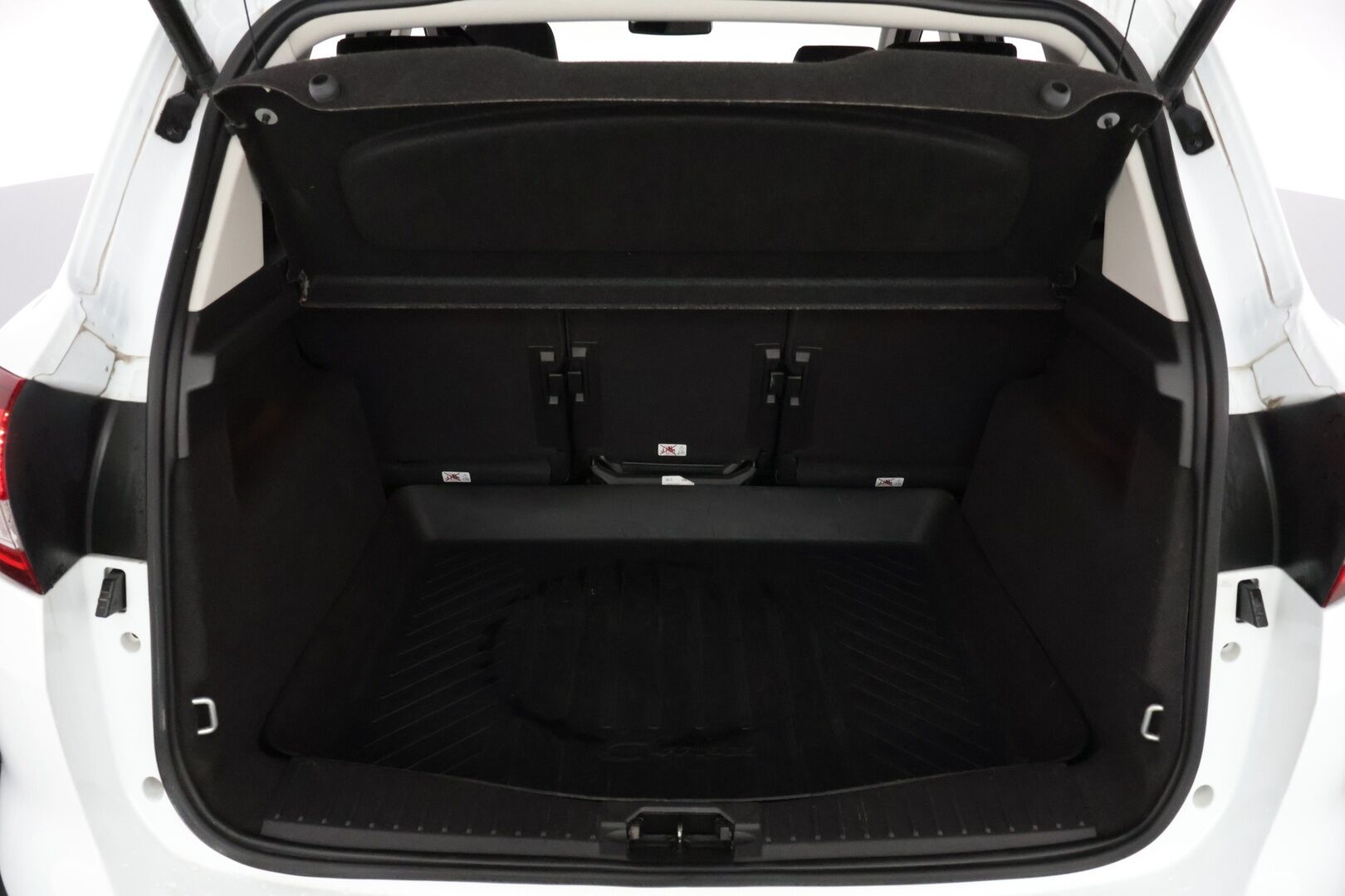 Ford C-Max 2016 Compact 1,5 EcoBoost 150 hv start/stop M6 Titanium / Vakkari / P-kamera / Koukku / Lohkolämmitin / Ratinlämmitin - *JAKOHIHNA VAIHDETTU 08/25* / Huoltokirja / Sähköluukku / Särmä Suomi-auto / Pienet kulut