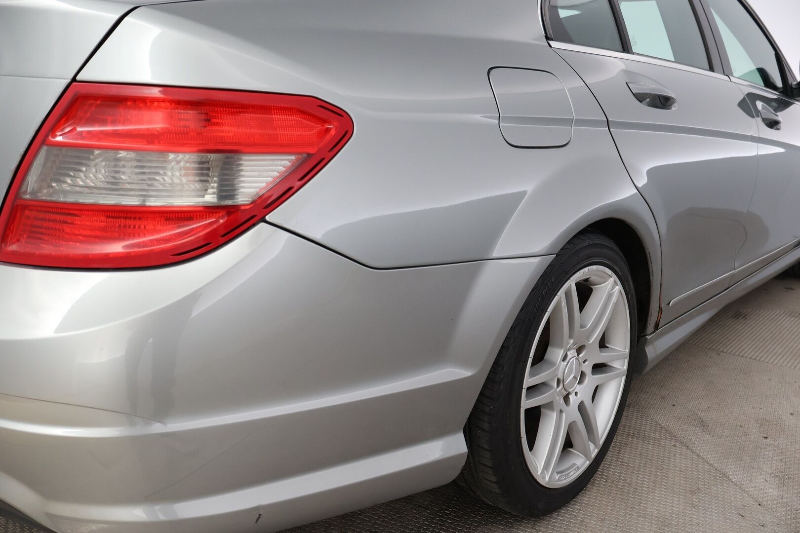 Mercedes-Benz C 2008 MYYDÄÄN HUUTOKAUPAT.COM