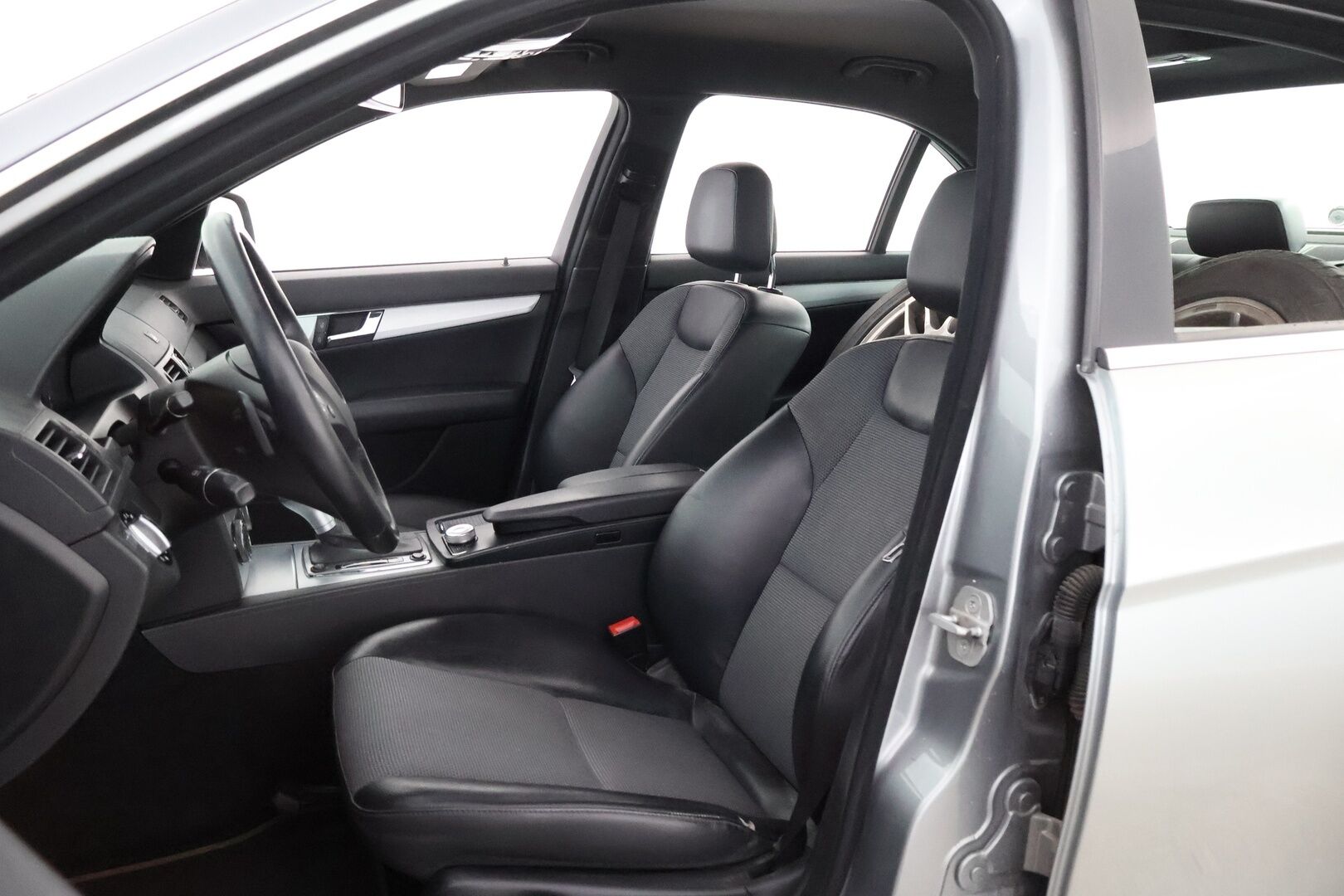 Mercedes-Benz C 2008 MYYDÄÄN HUUTOKAUPAT.COM