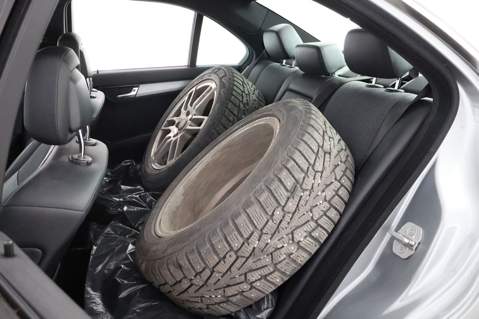 Mercedes-Benz C 2008 MYYDÄÄN HUUTOKAUPAT.COM
