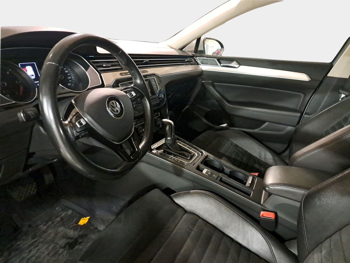 Volkswagen Passat 2016 Variant Highline 2,0 TDI 140 kW (190 hv) 4MOTION DSG *Webasto / ACC / Nahka-alcantara / Led-ajovalot* - Jakopää juuri tehty! / Todella särmä huoltohistoria! - HULLU BLACKWEEK KORKOTARJOUS 2,49%