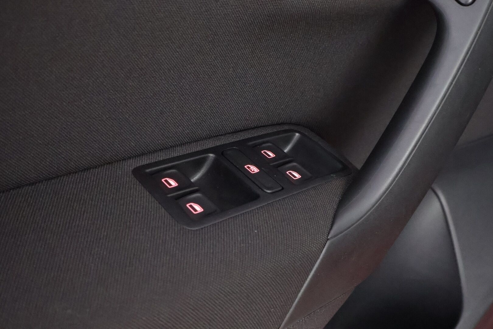 Volkswagen Polo 2016 Comfortline 1,2 TSI 66 kW (90 hv) DSG-automaatti * Suomiauto / Vakkari / Lohkolämmitin / LED / Vetokoukku - Helmi / Vähän ajettu / Juuri tullut Tampereelle / Jakopää juuri tehty!!