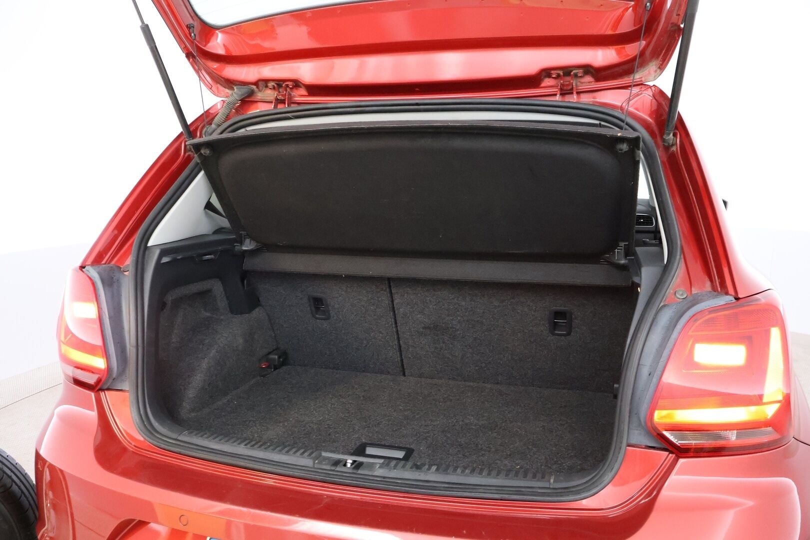 Volkswagen Polo 2016 Comfortline 1,2 TSI 66 kW (90 hv) DSG-automaatti * Suomiauto / Vakkari / Lohkolämmitin / LED / Vetokoukku - Helmi / Vähän ajettu / Juuri tullut Tampereelle / Jakopää juuri tehty!!