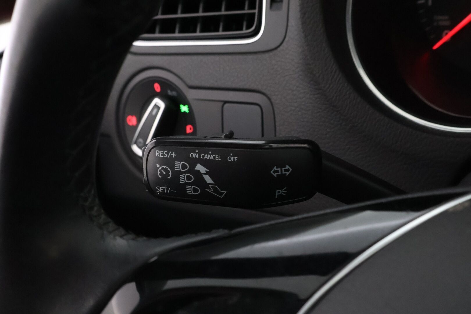 Volkswagen Polo 2016 Comfortline 1,2 TSI 66 kW (90 hv) DSG-automaatti * Suomiauto / Vakkari / Lohkolämmitin / LED / Vetokoukku - Helmi / Vähän ajettu / Juuri tullut Tampereelle / Jakopää juuri tehty!!