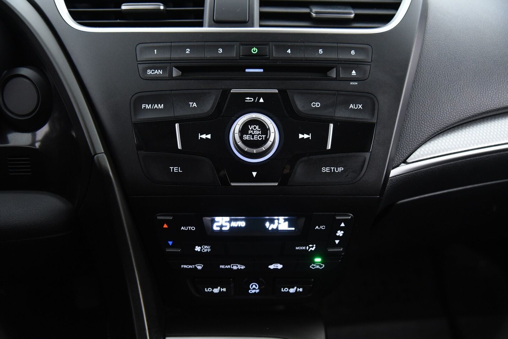 Honda Civic 2015 5D 1,4i Comfort / Vakkari / Lohko / Lisävalo / Suomi-auto - Siisti Civic / Tulossa myyntiin! 