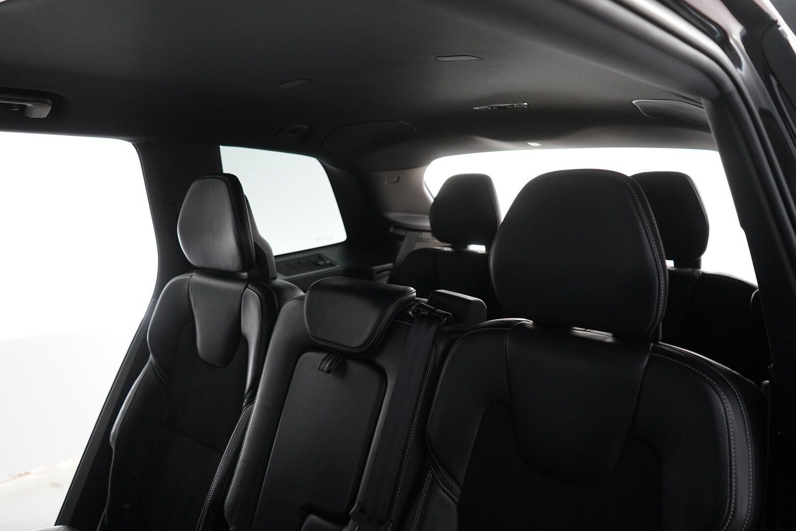 Volvo XC90 2015 D5 AWD R-Design aut *Kamera / Muistipenkit / Koukku* - 3,99 % KORKOTARJOUS TÄHÄN AUTOON - 7-Paikkainen / Kahdet hyvät renkaat / Turbo vaihdettu / Jakohihna vaihdettu