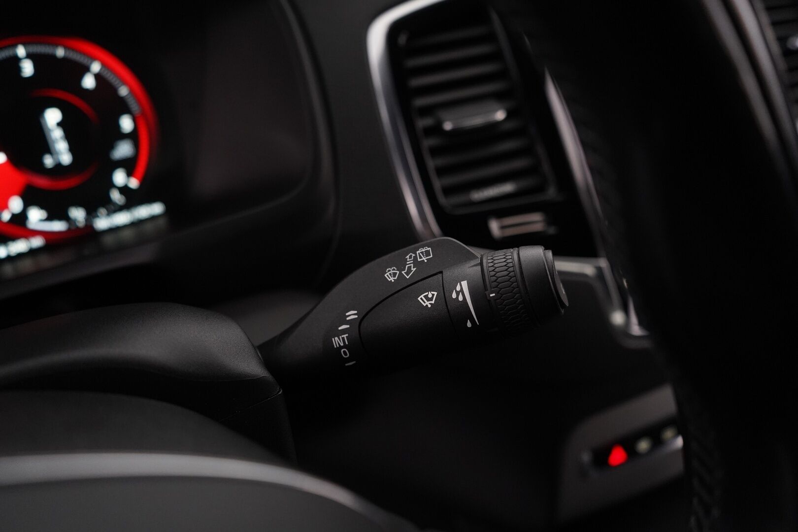 Volvo XC90 2016 D5 AWD R-Design aut *Kamera / Muistipenkit / Koukku* - Suomi-auto / 7-Paikkainen / Kahdet hyvät renkaat / Turbo vaihdettu