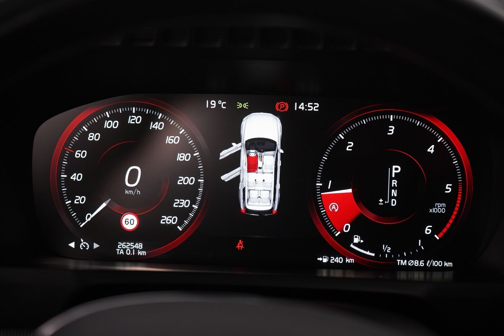 Volvo XC90 2015 D5 AWD R-Design aut *Kamera / Muistipenkit / Koukku* - 3,99 % KORKOTARJOUS TÄHÄN AUTOON - 7-Paikkainen / Kahdet hyvät renkaat / Turbo vaihdettu / Jakohihna vaihdettu