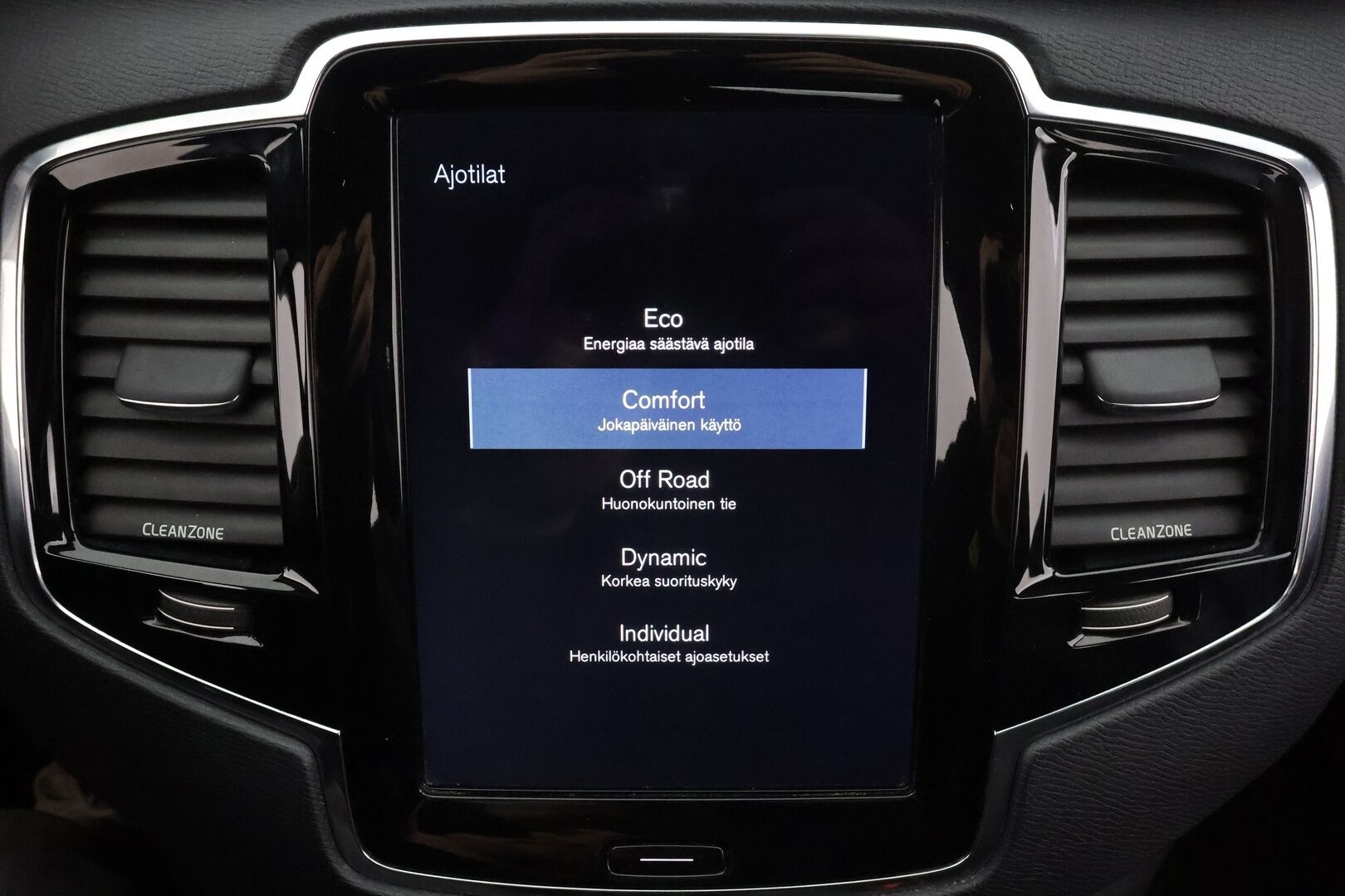 Volvo XC90 2016 D5 AWD R-Design aut * ACC / HUD / 360° / Muistipenkit / Webasto / Full LED / Navi / KeylessGo * - Suomi-auto / Kahdet renkaat aluvanteilla / Merkkihuollettu