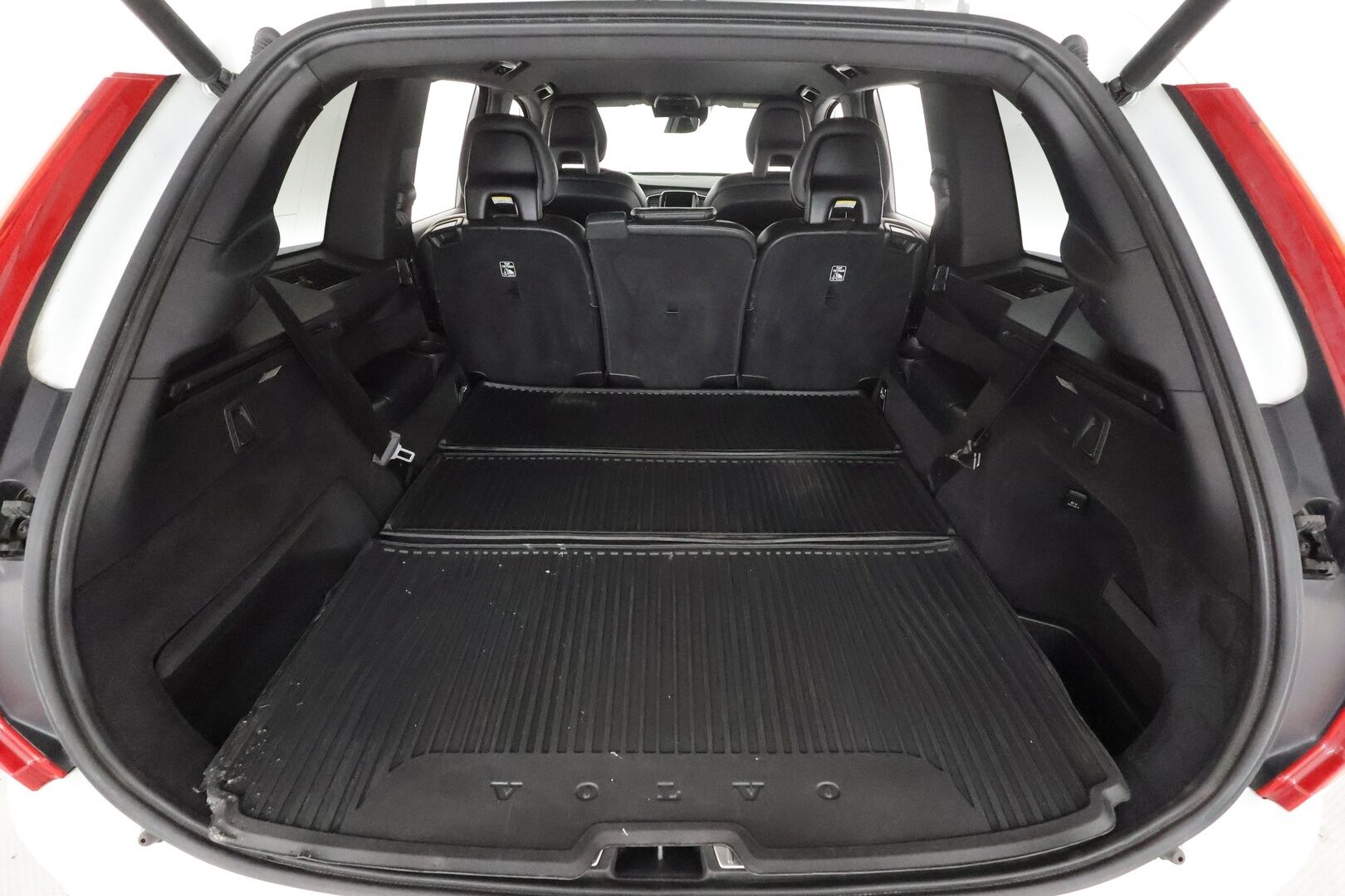 Volvo XC90 2016 D5 AWD R-Design aut * ACC / HUD / 360° / Muistipenkit / Webasto / Full LED / Navi / KeylessGo * - Suomi-auto / Kahdet renkaat aluvanteilla / Merkkihuollettu