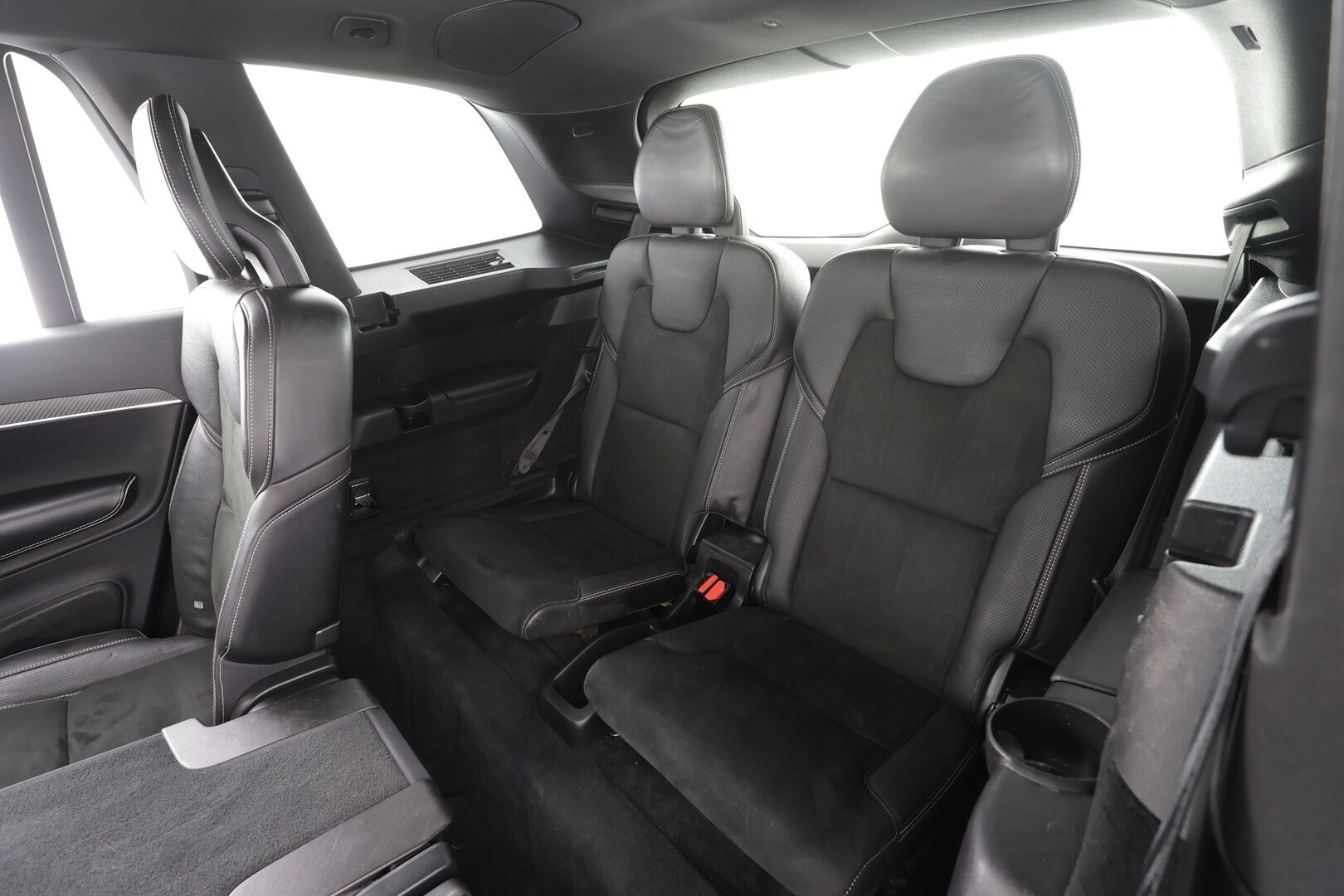 Volvo XC90 2016 D5 AWD R-Design aut * ACC / HUD / 360° / Muistipenkit / Webasto / Full LED / Navi / KeylessGo * - Suomi-auto / Kahdet renkaat aluvanteilla / Merkkihuollettu