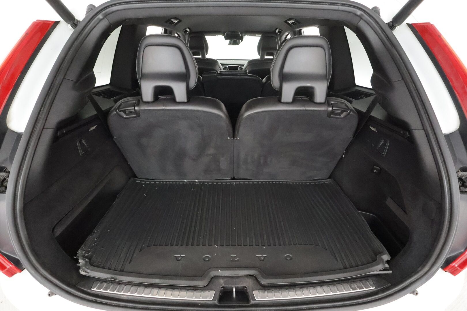 Volvo XC90 2016 D5 AWD R-Design aut * ACC / HUD / 360° / Muistipenkit / Webasto / Full LED / Navi / KeylessGo * - Suomi-auto / Kahdet renkaat aluvanteilla / Merkkihuollettu