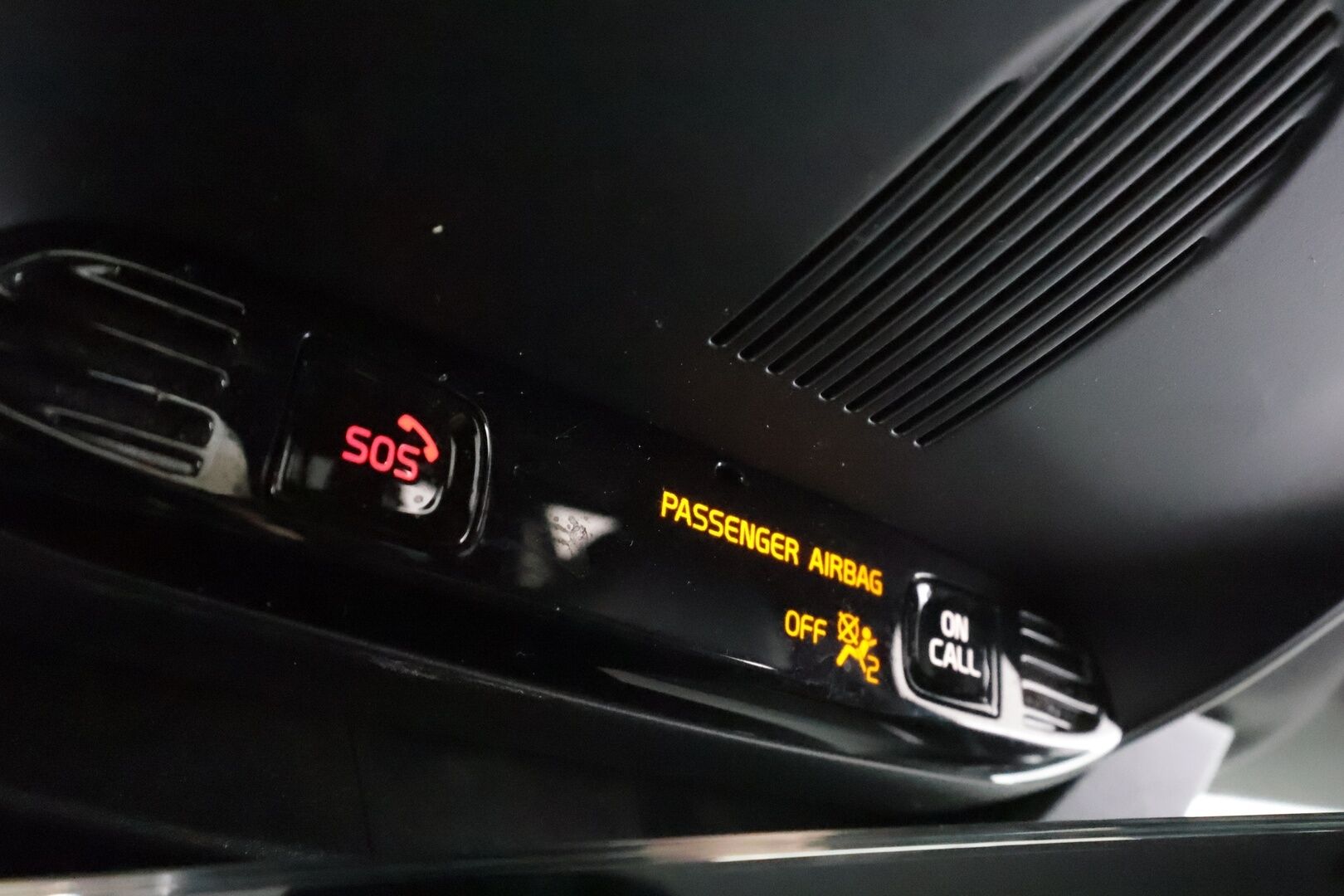 Volvo XC90 2016 D5 AWD R-Design aut * ACC / HUD / 360° / Muistipenkit / Webasto / Full LED / Navi / KeylessGo * - Suomi-auto / Kahdet renkaat aluvanteilla / Merkkihuollettu