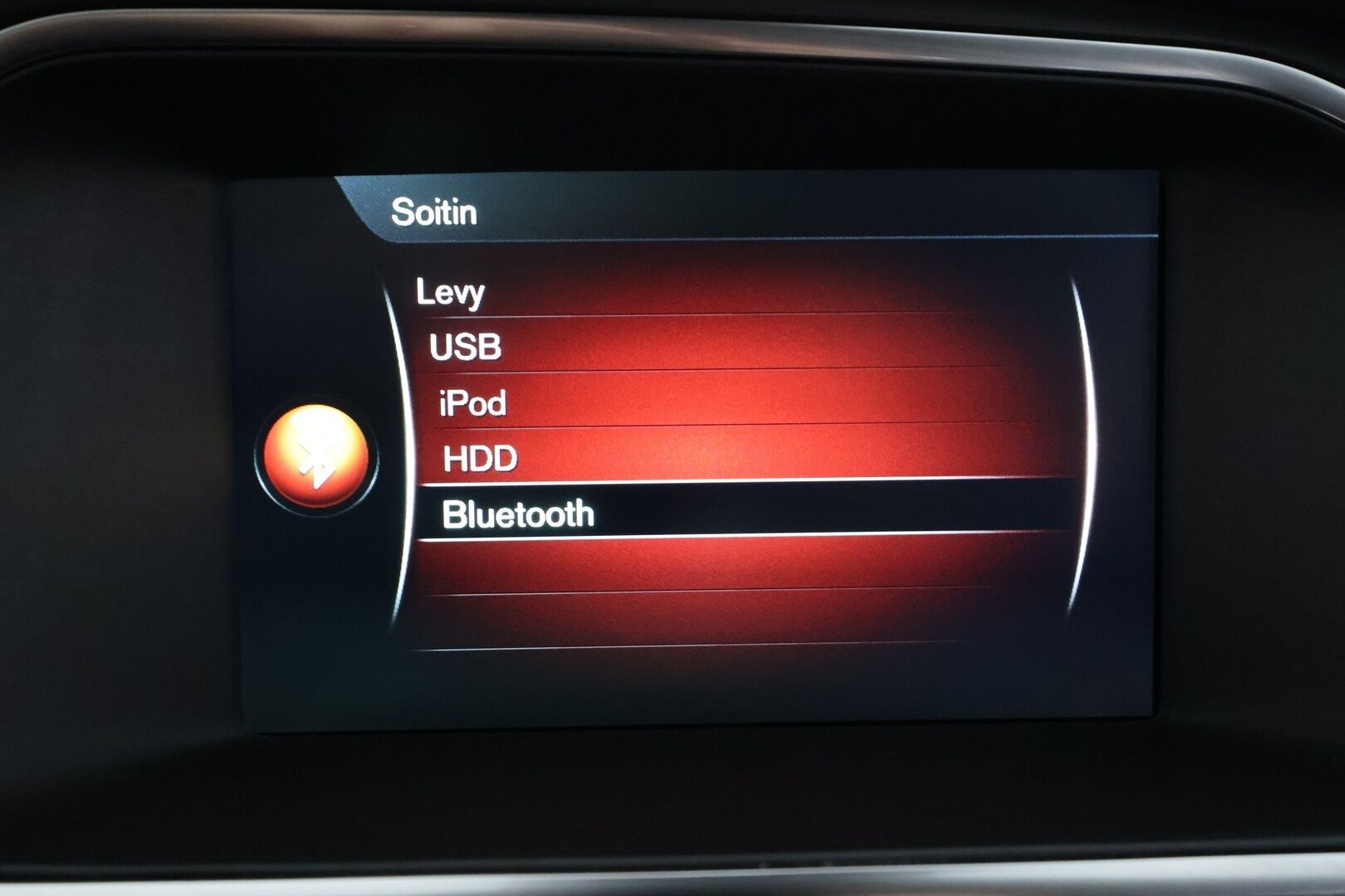 Volvo V40 2016 T2 Business aut - | Webasto | Digimittari | Xenon | Jakopää 2026 | Akt. kaarrevalot | High Performance Audio | BT | Vakkari | P.tutka | 2x renkaat aluin | Huoltokirja | Suomiauto |