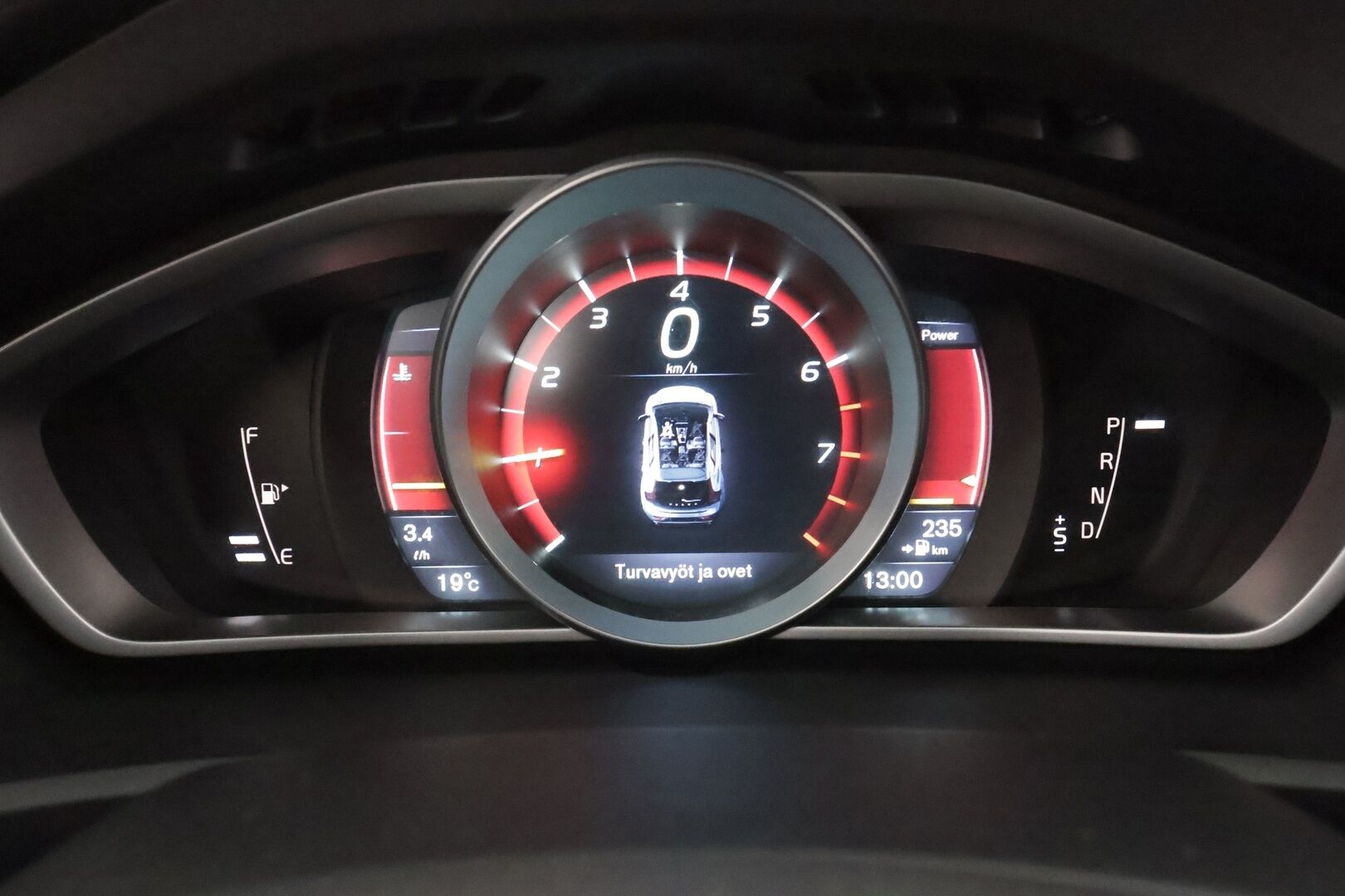 Volvo V40 2016 T2 Business aut - | Webasto | Digimittari | Xenon | Jakopää 2026 | Akt. kaarrevalot | High Performance Audio | BT | Vakkari | P.tutka | 2x renkaat aluin | Huoltokirja | Suomiauto |