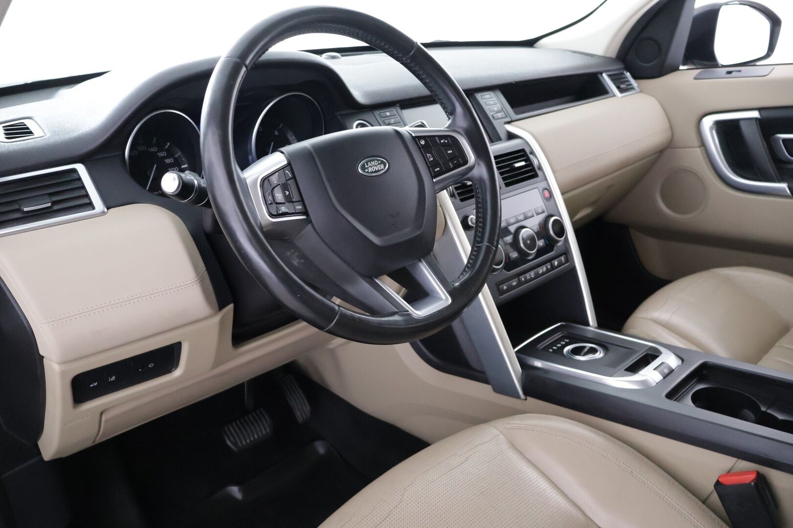 Land Rover Discovery Sport 2016 2,0 TD4 180 HSE Aut 7-P * YritysOutlet - Myydään vain yrityksille * - Webasto | Vaalea nahkasisusta | Vetokoukku | Ketju vaihdettu! | Leima 12/2026