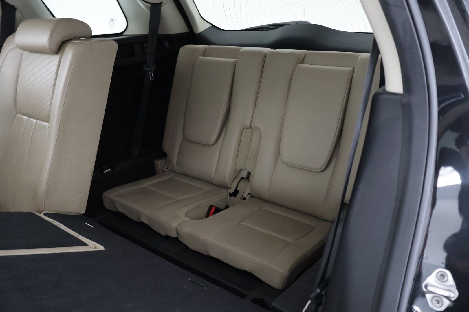 Land Rover Discovery Sport 2016 2,0 TD4 180 HSE Aut 7-P * YritysOutlet - Myydään vain yrityksille * - Webasto | Vaalea nahkasisusta | Vetokoukku | Ketju vaihdettu! | Leima 12/2026